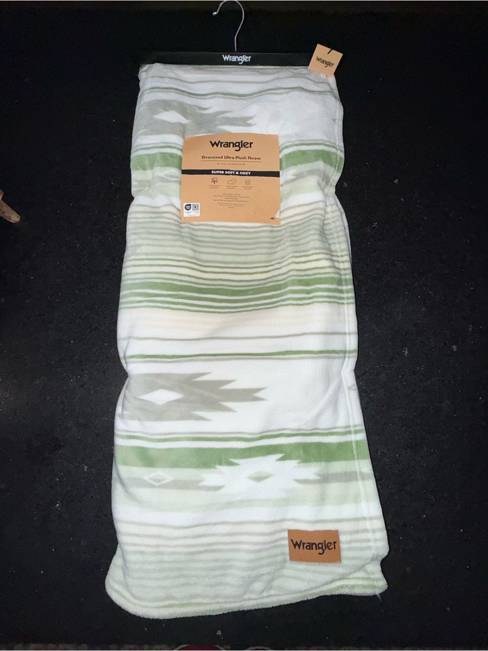 NEW WRANGLER 60x70” OVERSIZED ULTRA PLUSH THROW WHITE GREEN GREY AZTEC PRINT